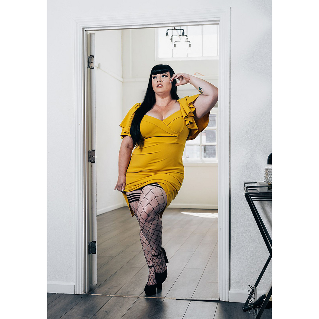 Michelle – Thigh High – D – Zwart
