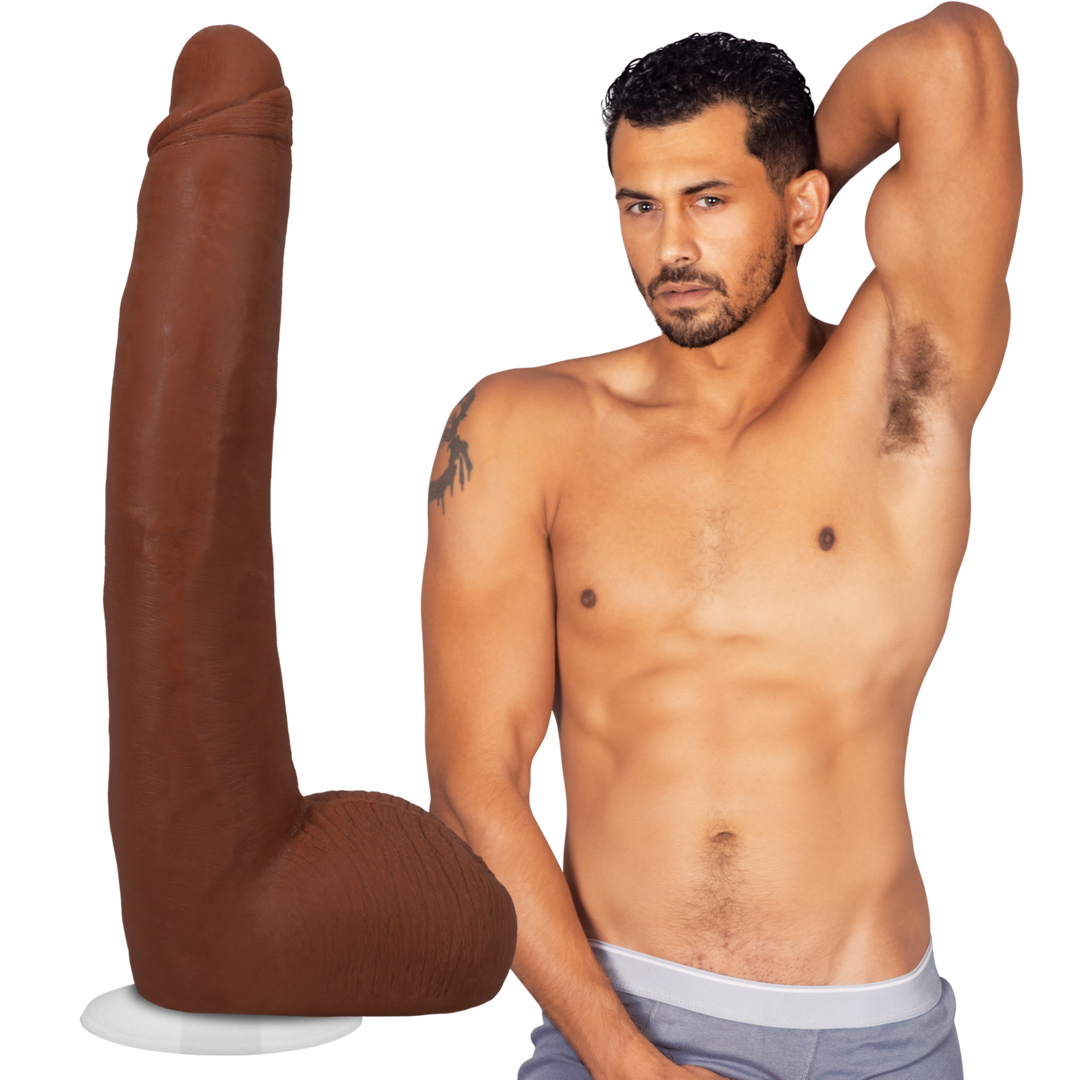 Alex Jones – Realistic ULTRASKYN Dildo – 11 / 28 cm