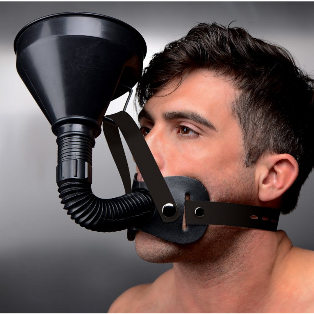 Latrine Extreme – Funnel Gag