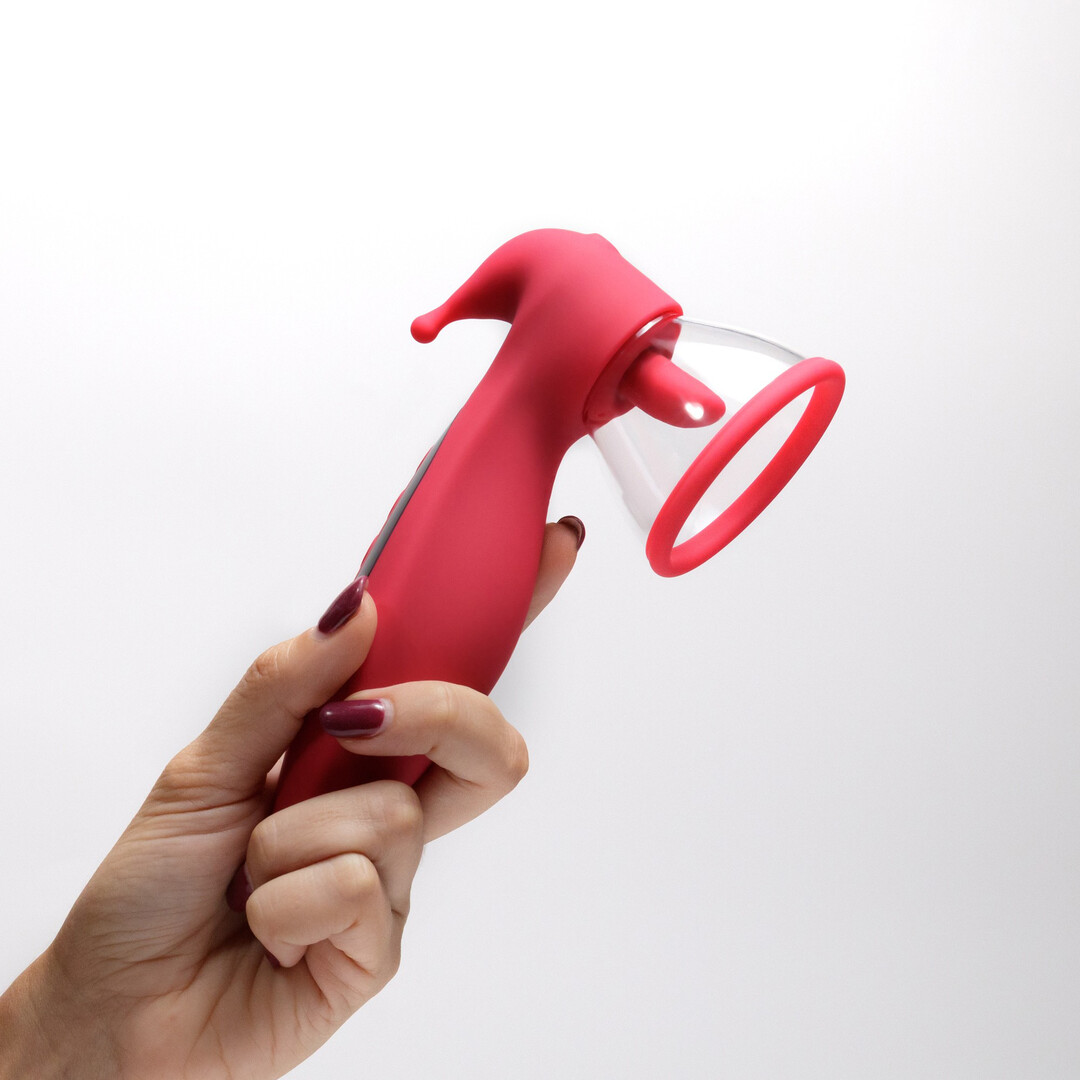 Saci - Clitoral and Nipple Stimulator with Suction - Red